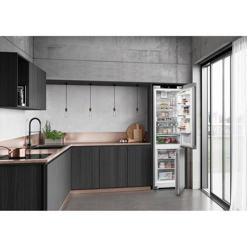 Liebherr 24-inch, 12.8 cu.ft. Counter-Depth Bottom Freezer Refrigerator with EasyFresh C5740IM IMAGE 10